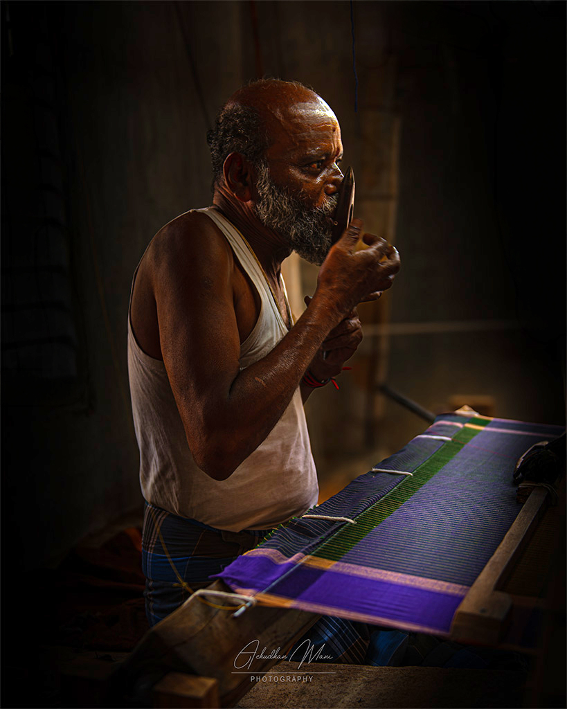 Weaver of Kanadukathan, Tamilnadu, India — fine art photography print by Achyudhan Mani